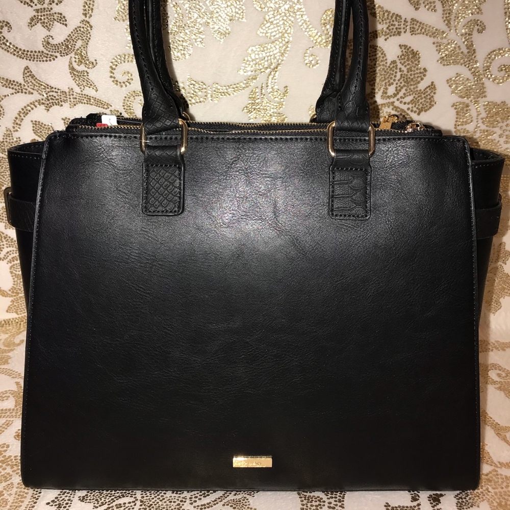 Gorgeous Black Vegan Leather Handbag w/Gold Accent